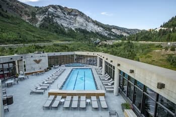 The Cliff Lodge and Spa Hotel Ski Package