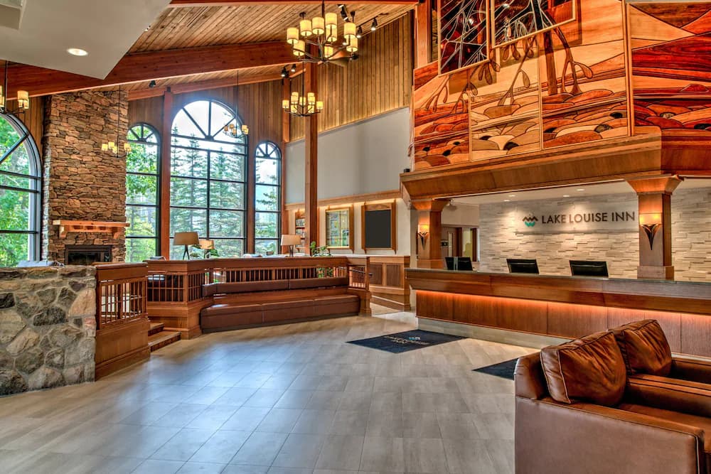 Lobby lounge
